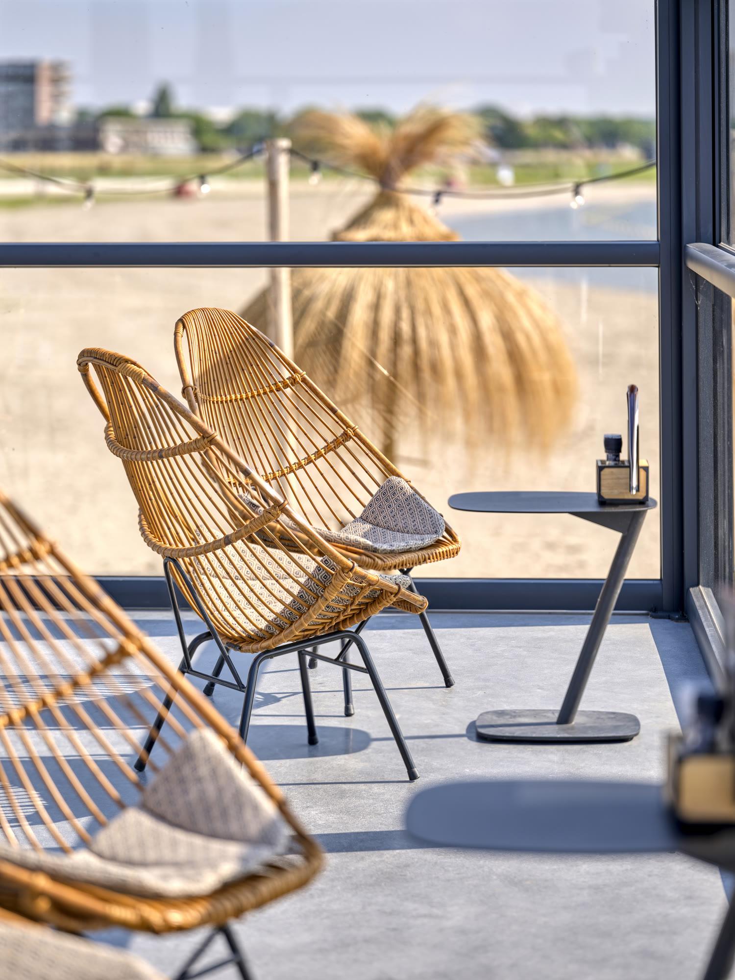 Satelliet hospitality furniture — detail